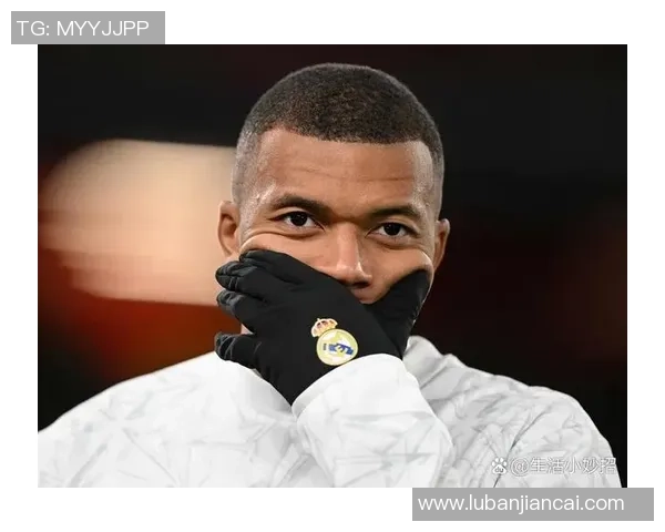 足球明星因涉嫌违法行为被警方拘留引发广泛关注和讨论